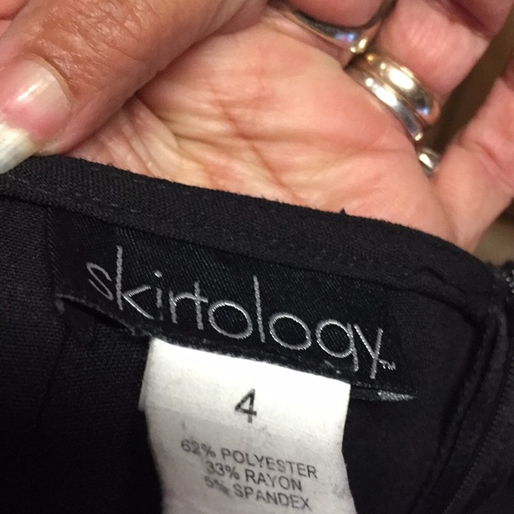 Skit - Picture 3 of 3